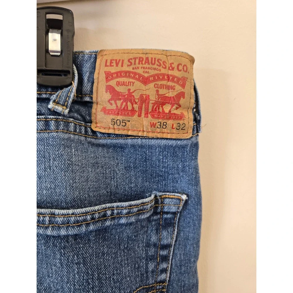 Levis 505 Regular Fit Mens Jeans W38 L32 Medium Wash Blue Straight Leg Denim